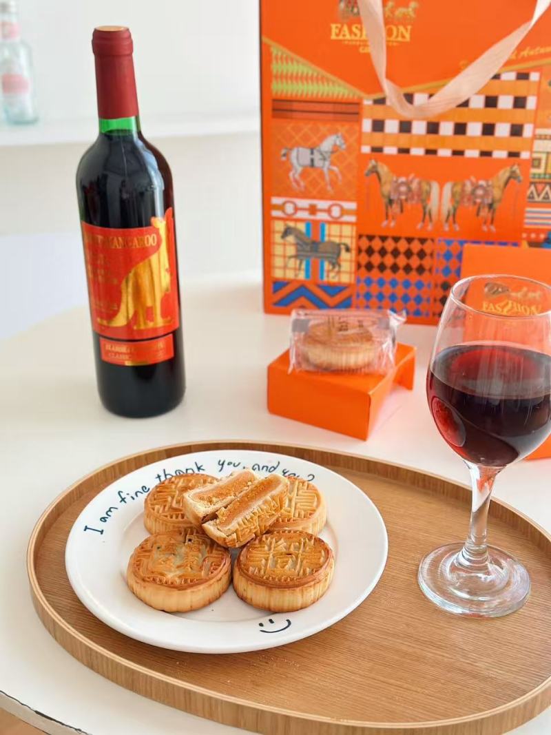 月饼礼盒搭配红酒送礼必备价格便宜精美包装批发价手慢无