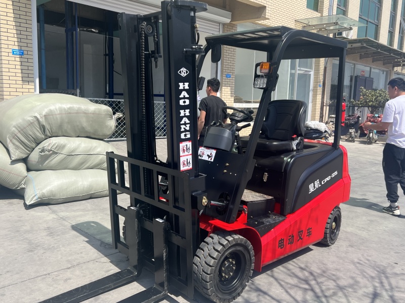 2025新款昊航2.5吨电动叉车多少钱
