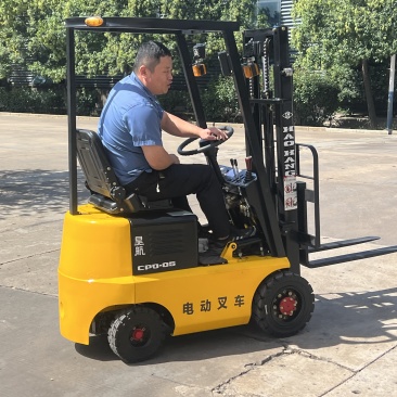 昊航小型电动叉车0.5吨价格多少钱一台