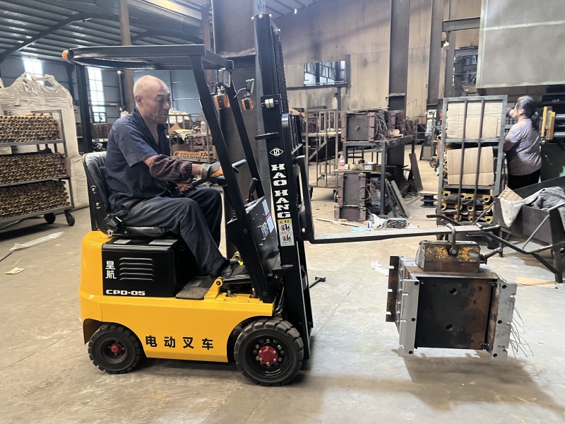 昊航小型电动叉车0.5吨价格多少钱一台