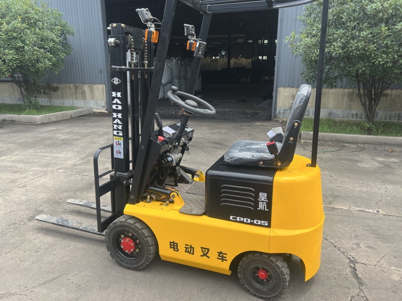 昊航小型电动叉车0.5吨价格多少钱一台