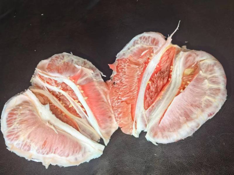 红心蜜柚协助装车皮薄易拨果肉多水分多好吃不贵