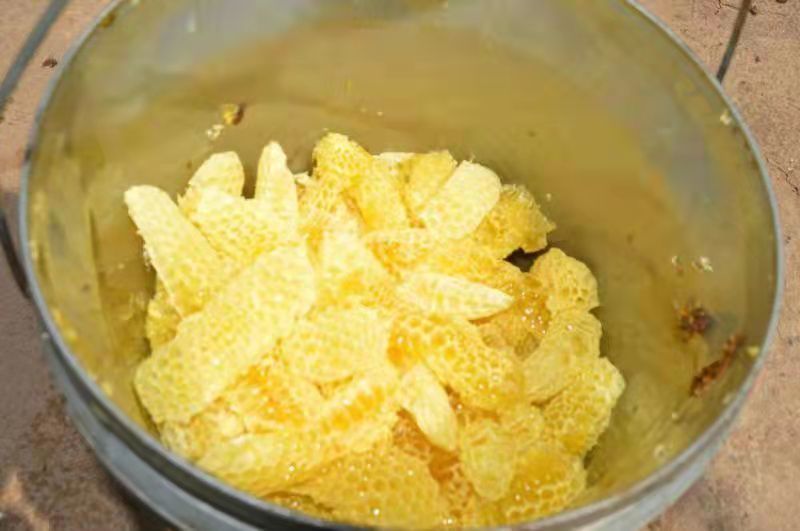 山花蜜成熟蜜，对接批发商，质量保证，欢迎联系，价格可谈