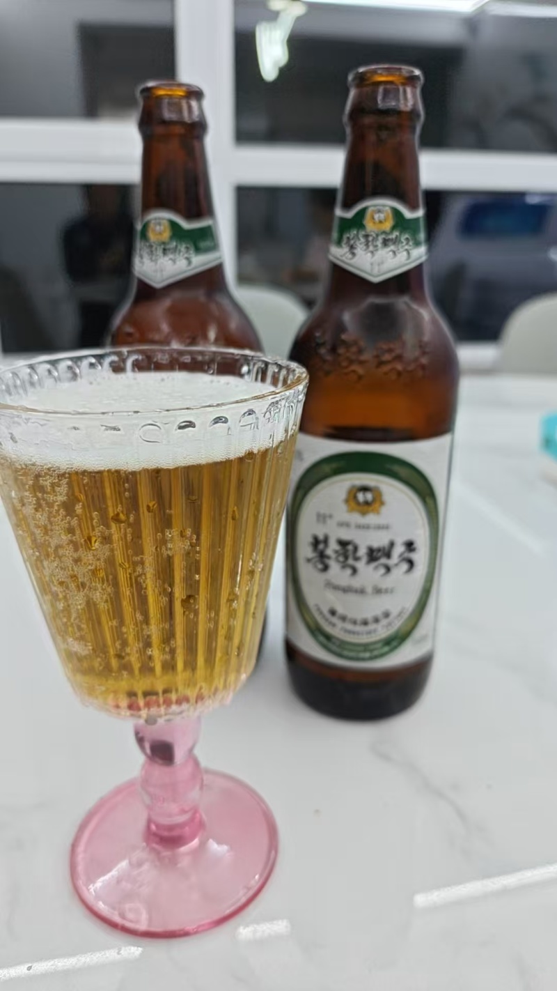 啤酒朝鲜凤鹤啤酒