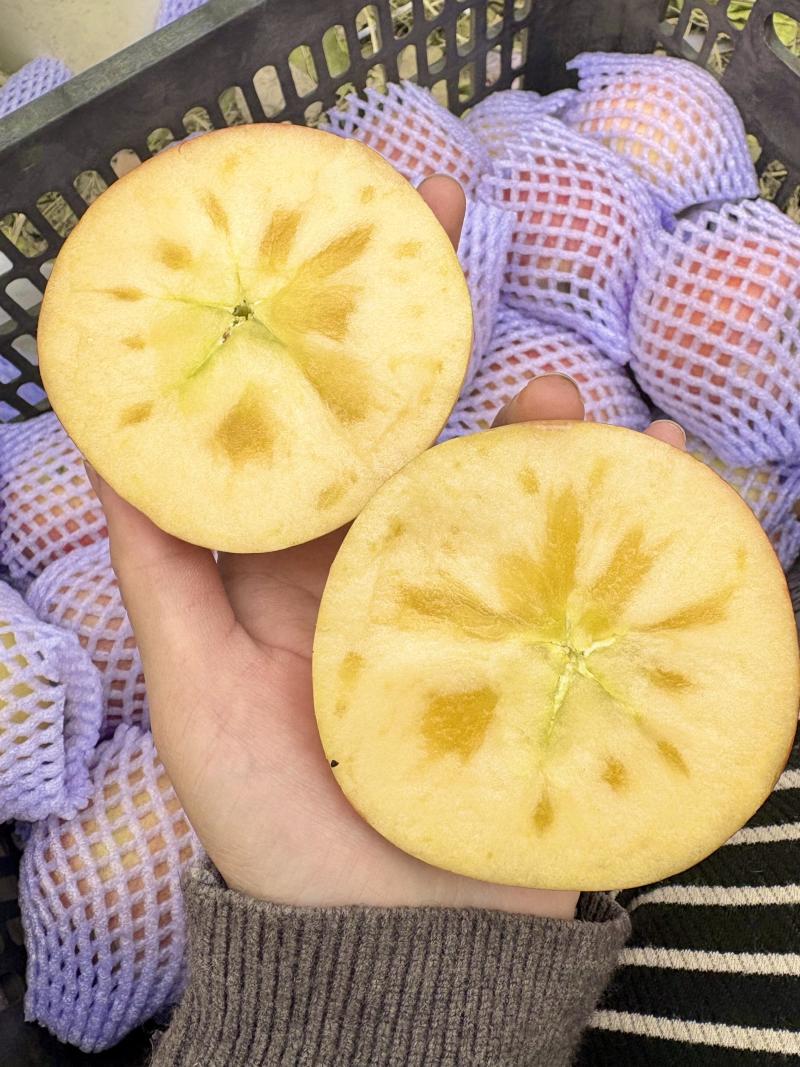 新疆阿克苏冰糖心红富士苹果，脆甜多汁，品质保障