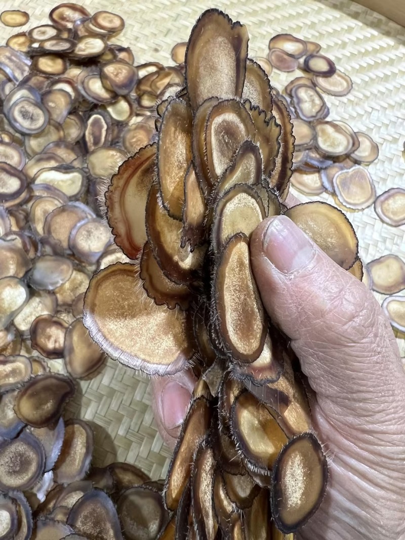 鹿茸片九成半腊片鹿茸吉林鹿茸大量有货质量保障欢迎老板联系