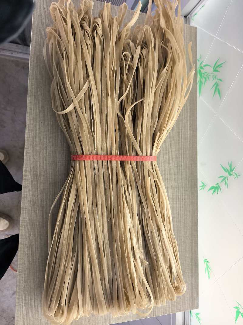 河北纯红薯粉条，假一赔万，纯手工制作，无明胶无色素。