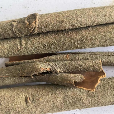 肉桂肉桂筒肉桂中通批发零售，欢迎来电咨询，规格齐全