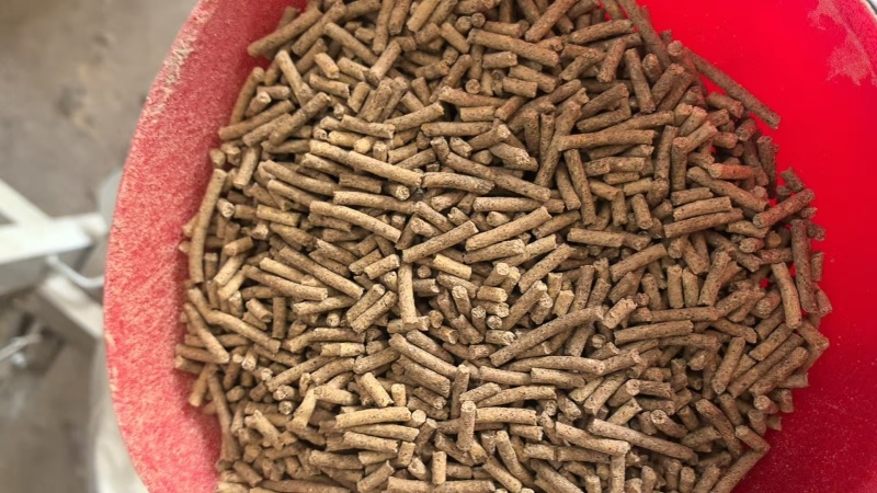 颗粒饲料，货源充足，产地直发，欢迎咨询