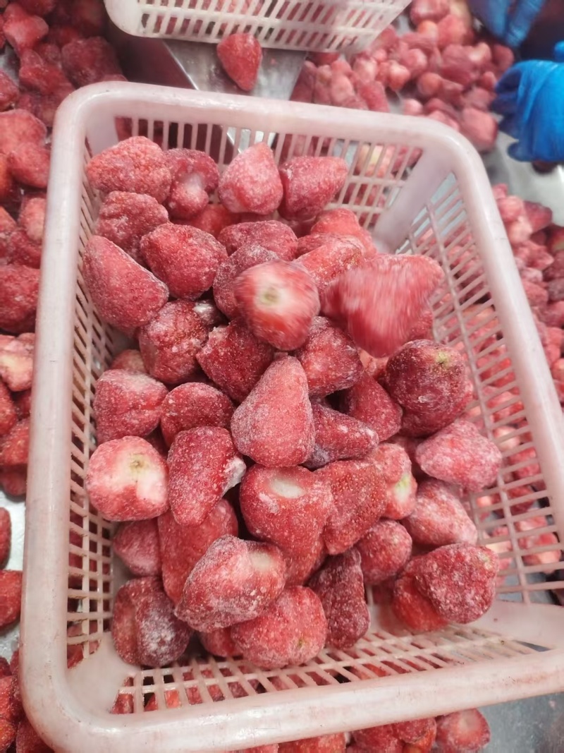 冷冻草莓，大量现货，对接加工厂，产地直发，价格优惠