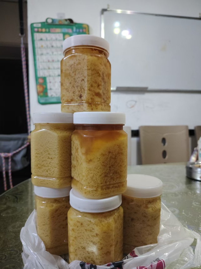 土蜂蜜，精品土蜂蜜，大量新鲜现货速发保质保量欢迎选购