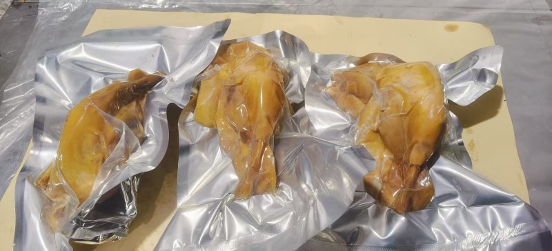 熟食鸡盐焗鸡一件两只量大质优价格优惠欢迎各大老板采购咨询
