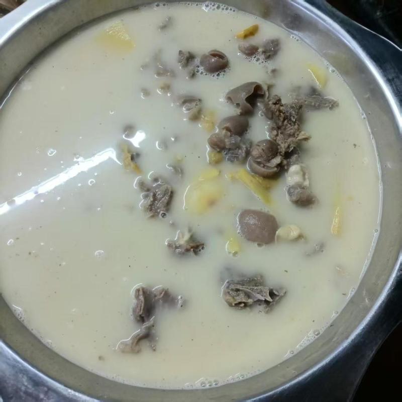 黑山羊肉大量现货供应，自家养殖，常年供应全国包邮