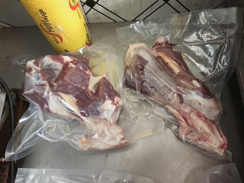 内蒙古羊肉，新鲜上市，现杀现卖，牧区放养，产地直发，欢迎咨询