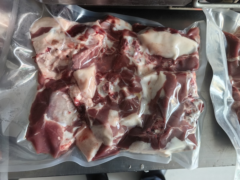 内蒙古羊肉，新鲜上市，现杀现卖，牧区放养，产地直发，欢迎咨询