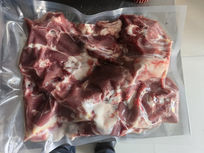 内蒙古羊肉，新鲜上市，现杀现卖，牧区放养，产地直发，欢迎咨询