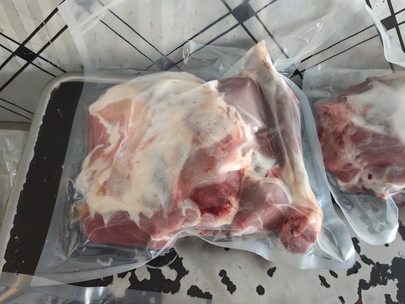 内蒙古羊肉，新鲜上市，现杀现卖，牧区放养，产地直发，欢迎咨询