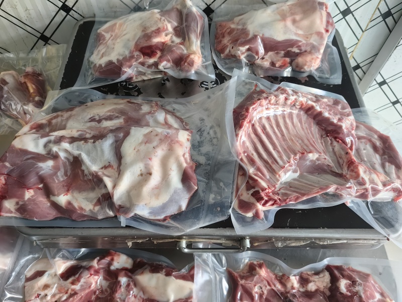 内蒙古羊肉，新鲜上市，现杀现卖，牧区放养，产地直发，欢迎咨询