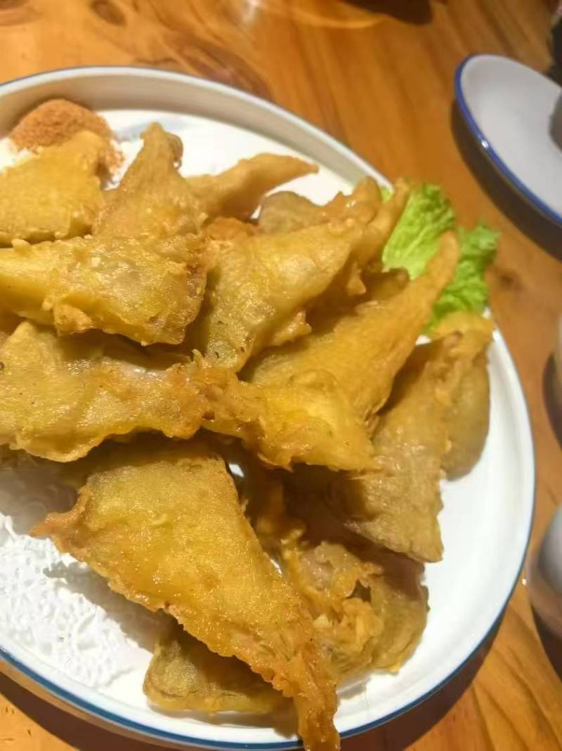 山东手工制作椒麻口味酥炸平菇/一手货源/量大从优