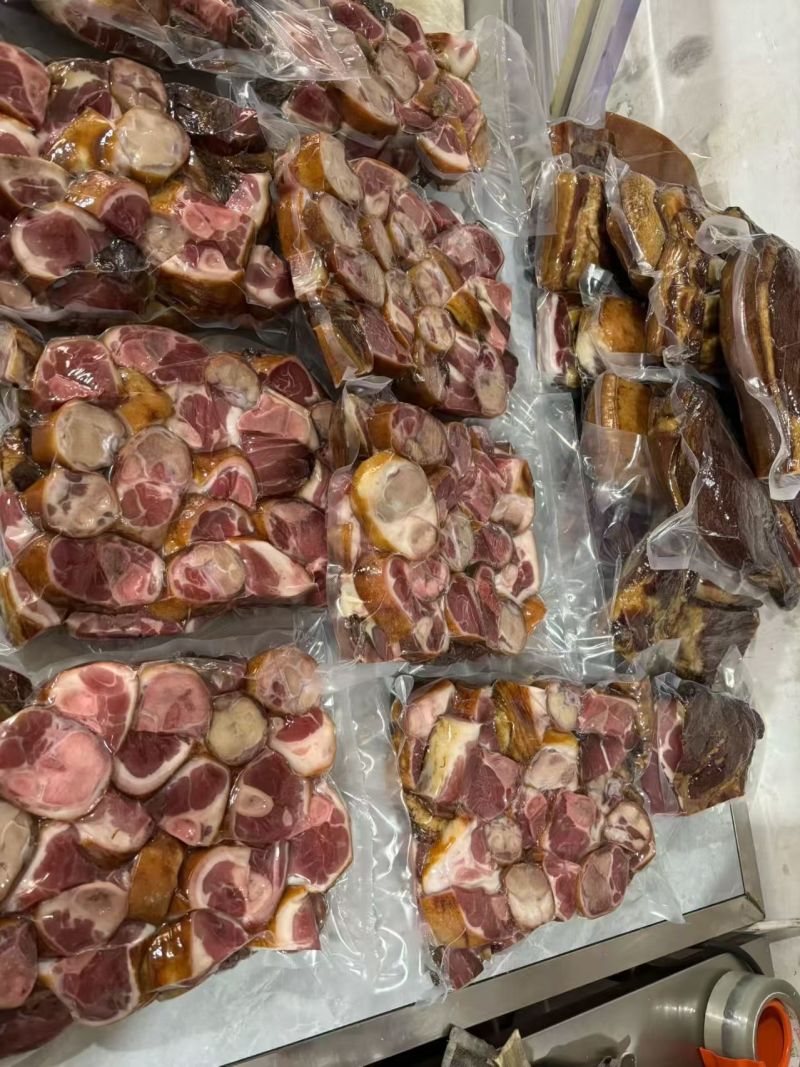 湖北猪蹄精品腊猪蹄常年供应对接电商市场商超保质量