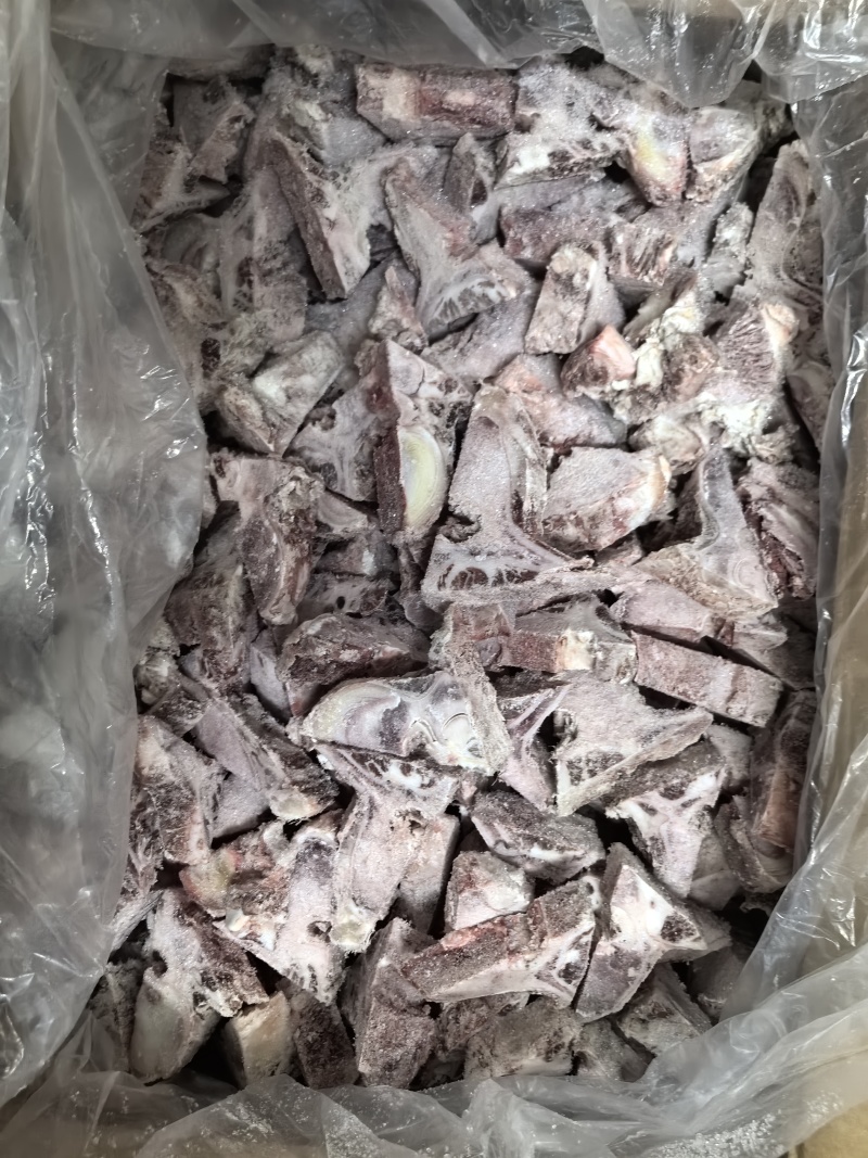 牛骨头切块