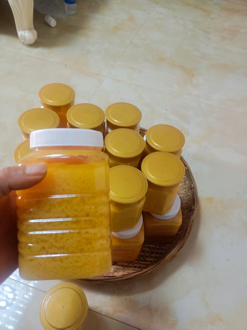 精品百花土蜂蜜，新鲜上市，品质保证，蜂农直发，量大从优