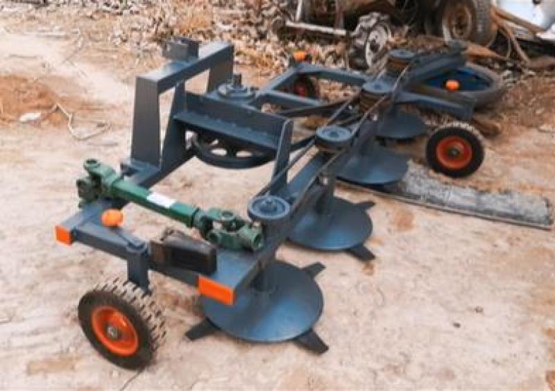 避让式割草机拖拉机带果园除草打草自动避障割草机斩草除根清