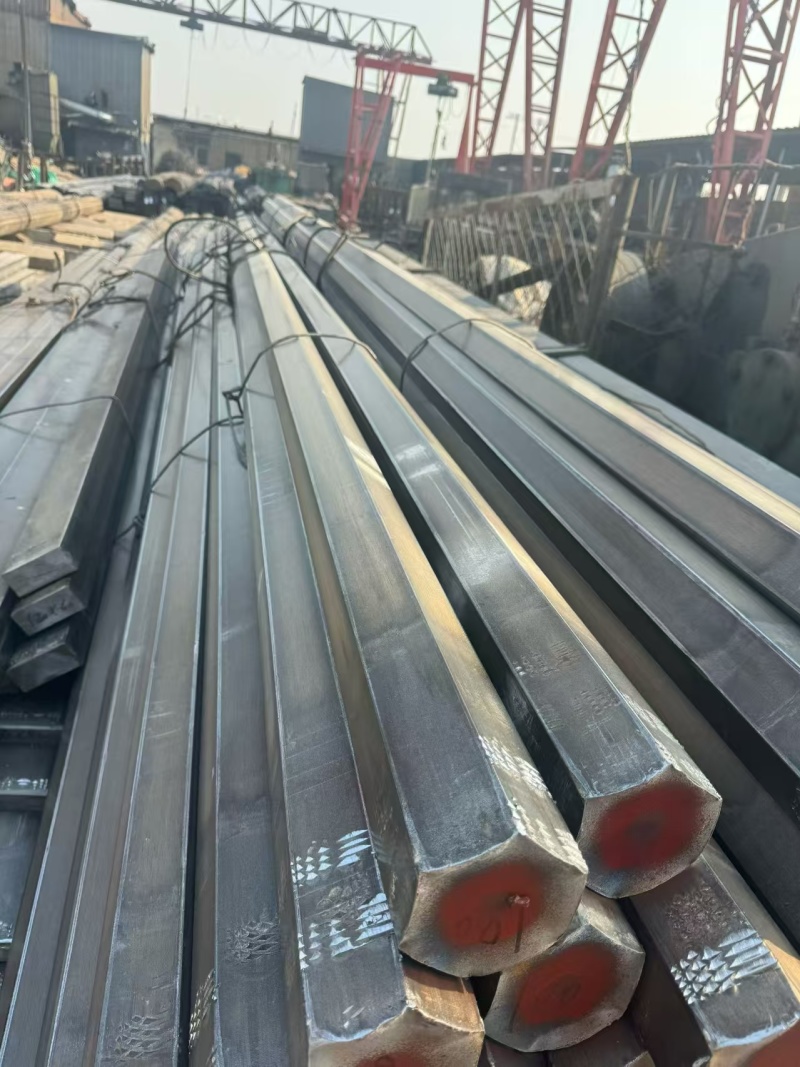 厂家直供各种钢管无缝的方形的扁的注塑的都有可以定制