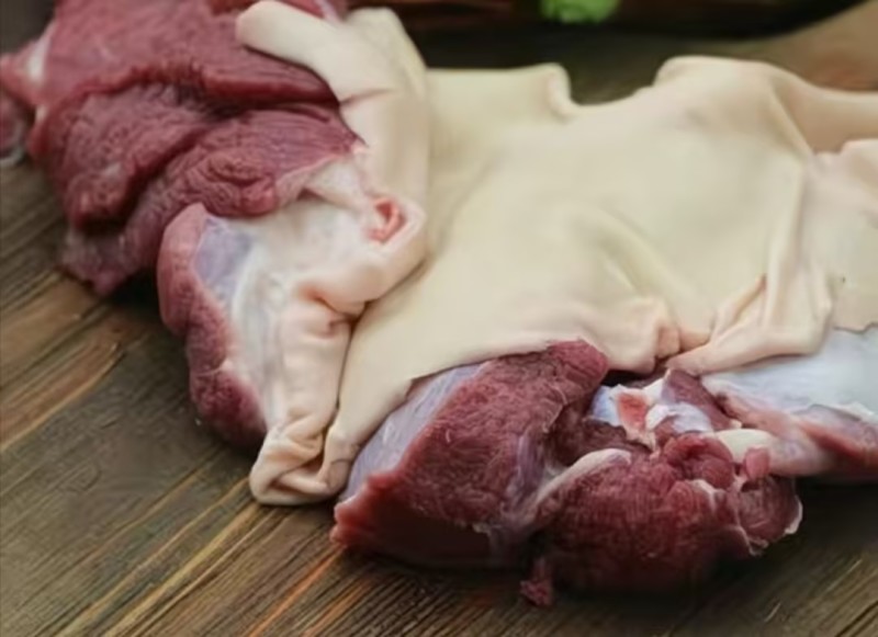 【军哥羊肉】带皮羊腿肉工厂源头直发精品羊肉包邮