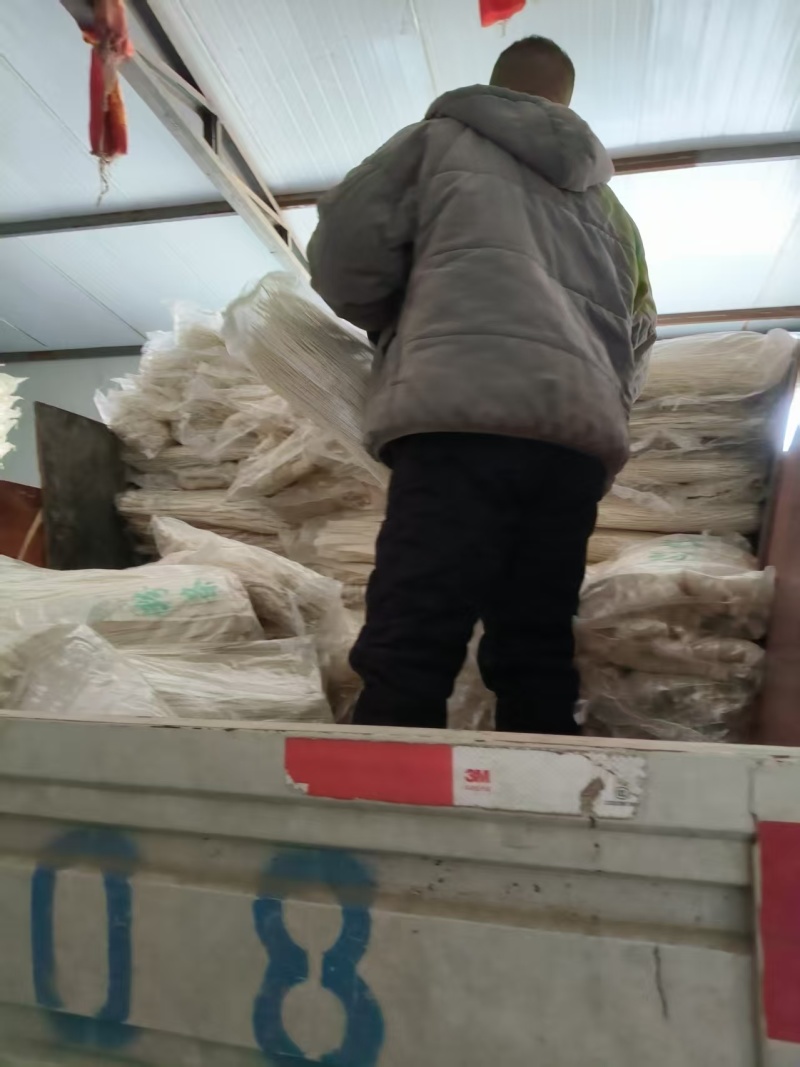 热卖土豆粉条正宗粉条量大从优欢迎联系保质保量粉条