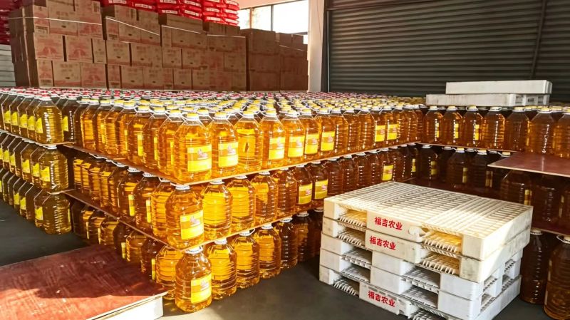 小瓶大豆油，家庭实惠装产地直发量大从优可对接全国客商