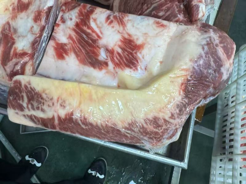 鲜牛肉大量上市现货现发可视频看货欢迎来电咨询