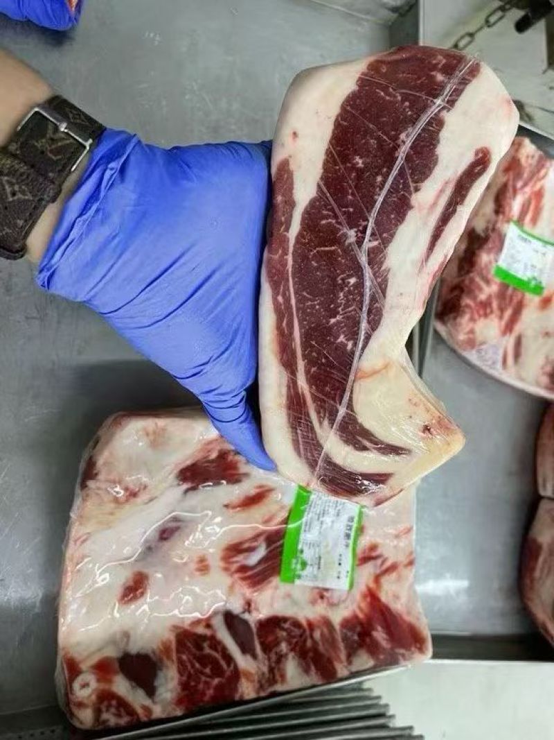 鲜牛肉大量上市现货现发可视频看货欢迎来电咨询
