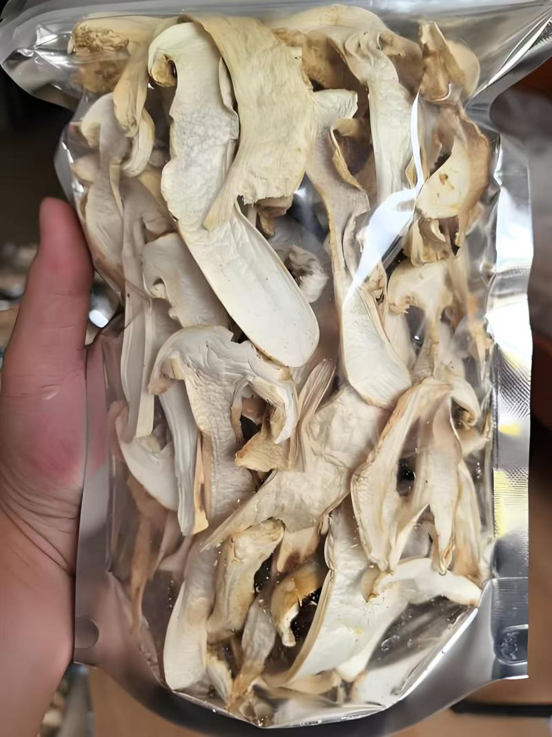 云南精品松茸干片大量上市货源充足产地直发一件代发