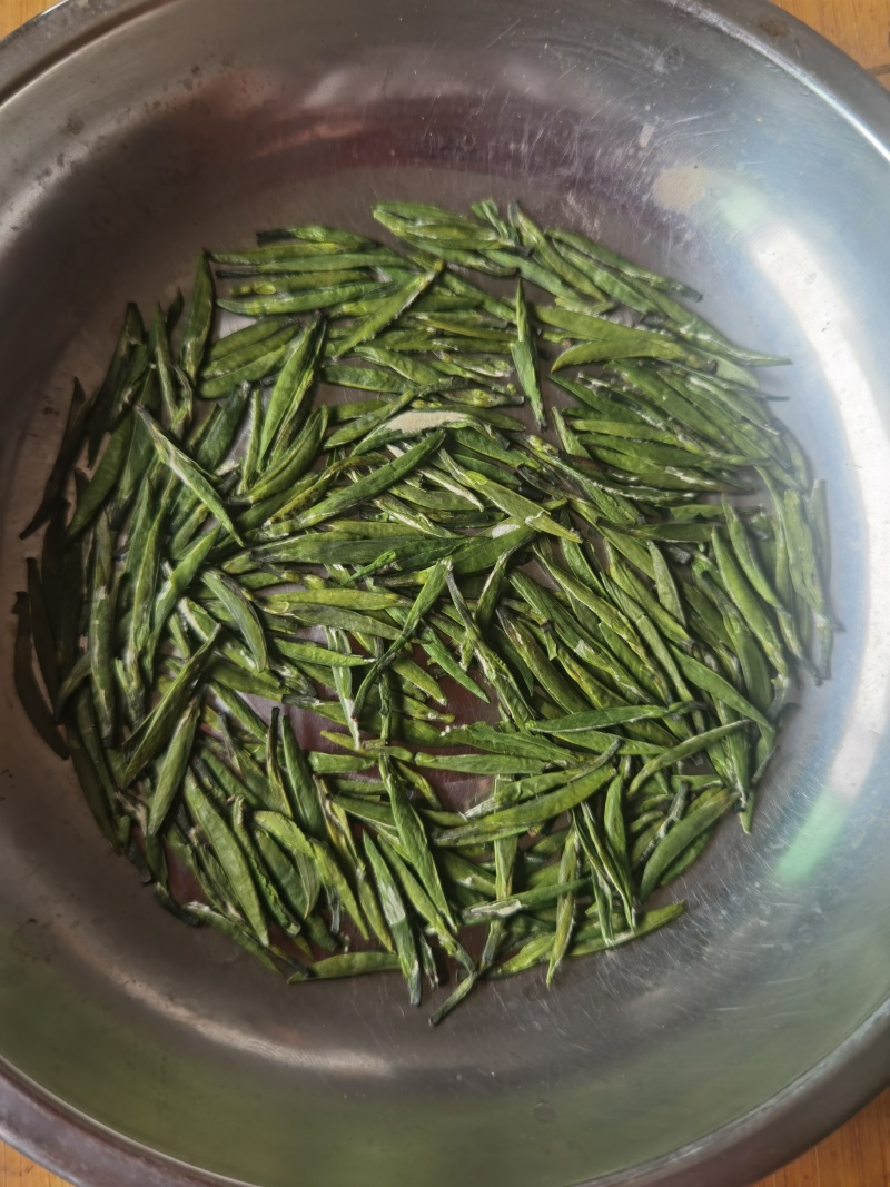 高山竹叶青茶：明前单芽，高山茶园采摘