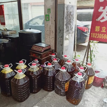 菜籽油桶装，可根据商家需求定制包装