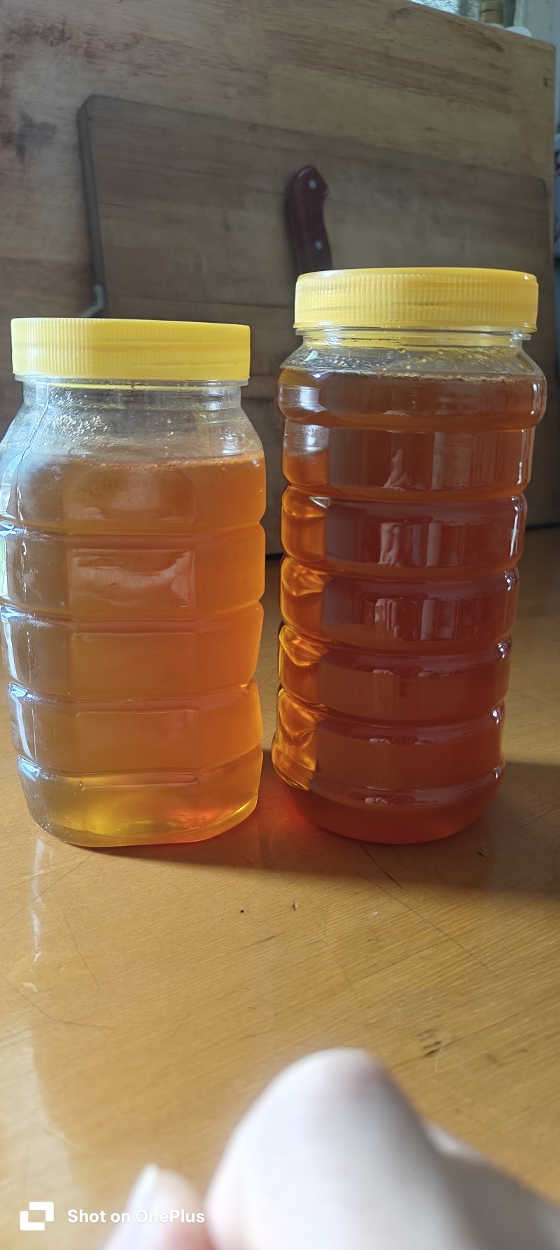 土蜂蜜瓶装和桶装，有检测报告