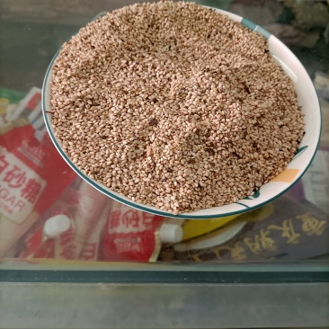 白芝麻不算特别干净，整批约200斤一次出完
