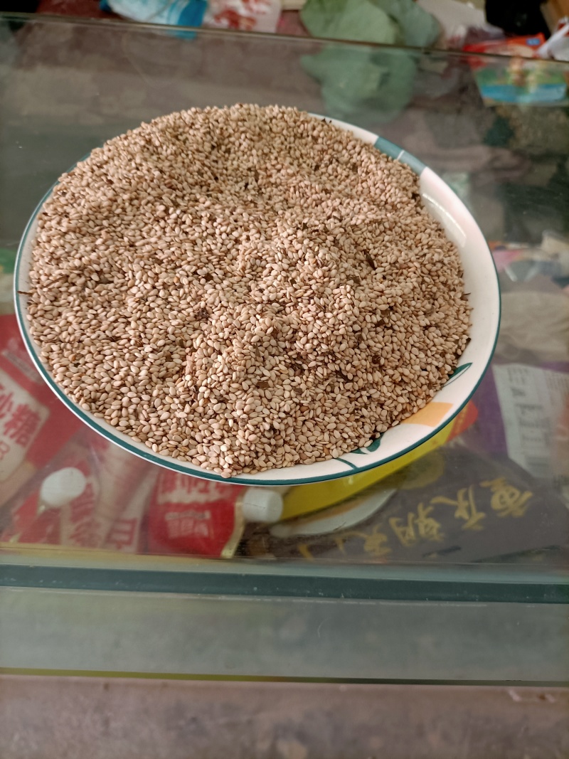 白芝麻不算特别干净，整批约200斤一次出完