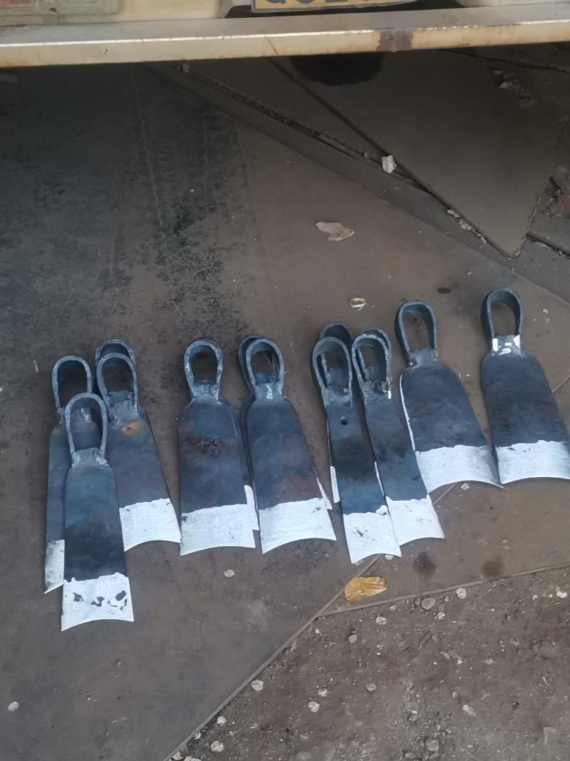 铁器农具（不带把）民间手工制作，不带把，约2斤/件，大型