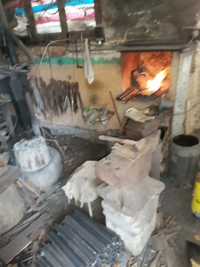 铁器农具（不带把）民间手工制作，不带把，约2斤/件，大型