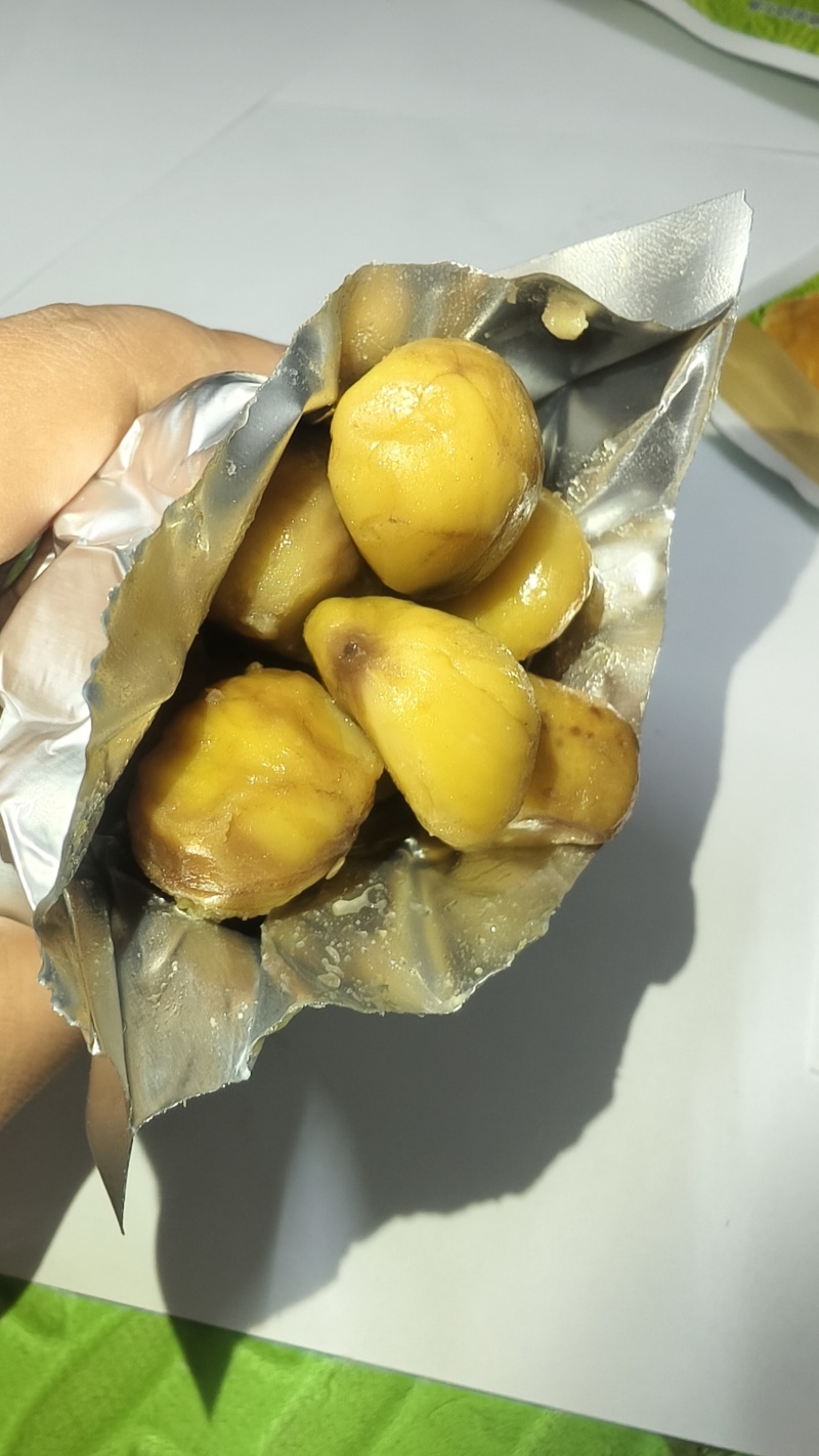 板栗100克/包，10包/箱，每箱1000g