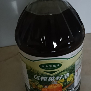菜籽油8.2斤一瓶装