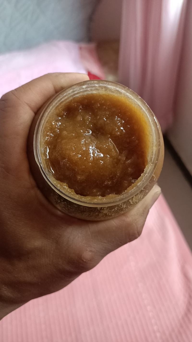 土蜂蜜散装/罐装均可，塑料瓶装