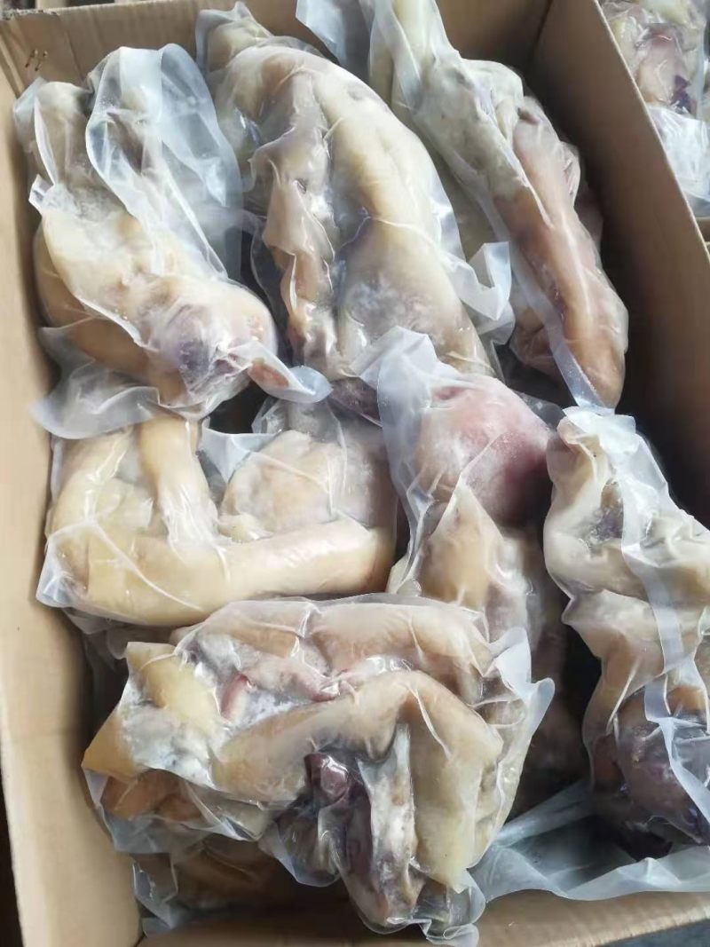 牛副产品去骨熟牛蹄，单个真空包装；另有胸口油、牛肚、牛头
