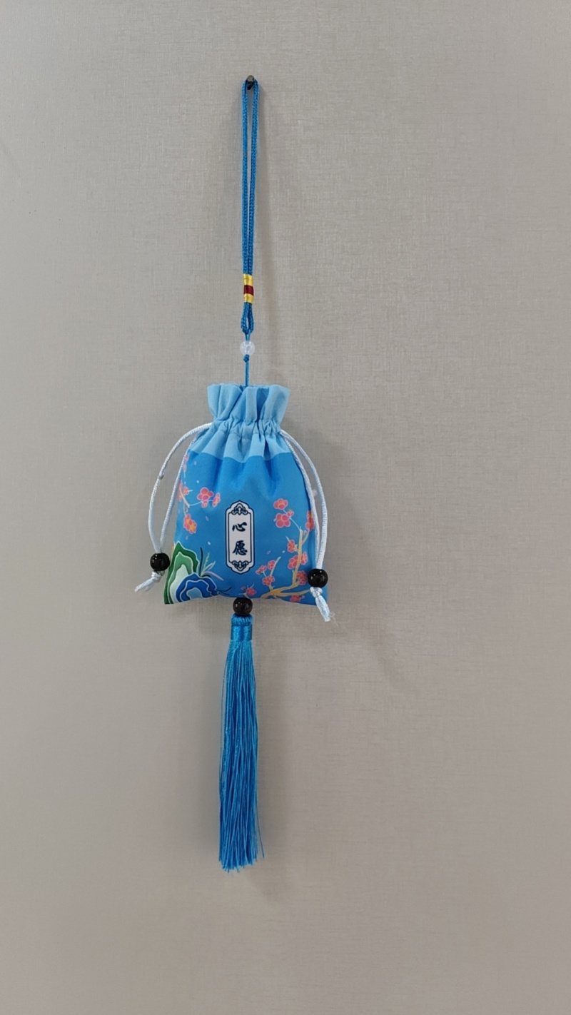 蕲艾蕲艾鞋垫34-46码，品牌蕲百丰；蕲艾香包3元/个；