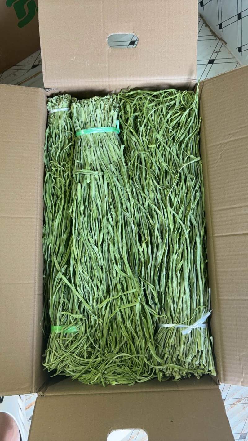 贡菜干小二级，箱装，每箱30公斤。一级、二级、三级都有货