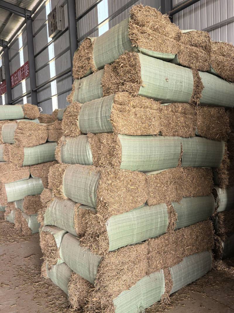 秸秆类原料上车价580元/吨，不含运费
