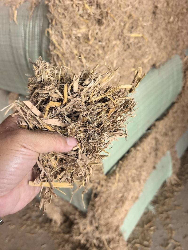 秸秆类原料上车价580元/吨，不含运费