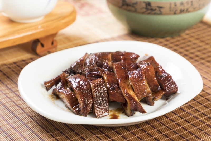 熟食鸭子酱板鸭18/只，香草鸭25/只，全熟散批